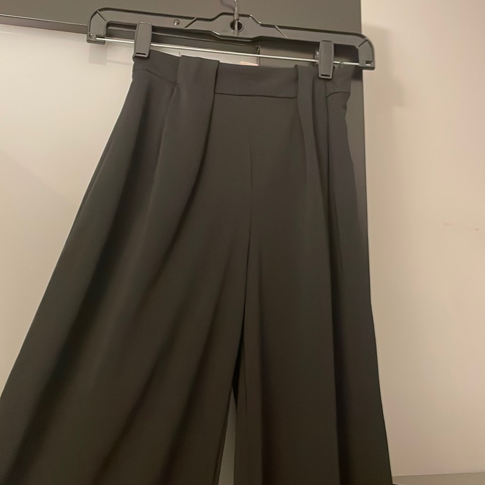 Black trousers